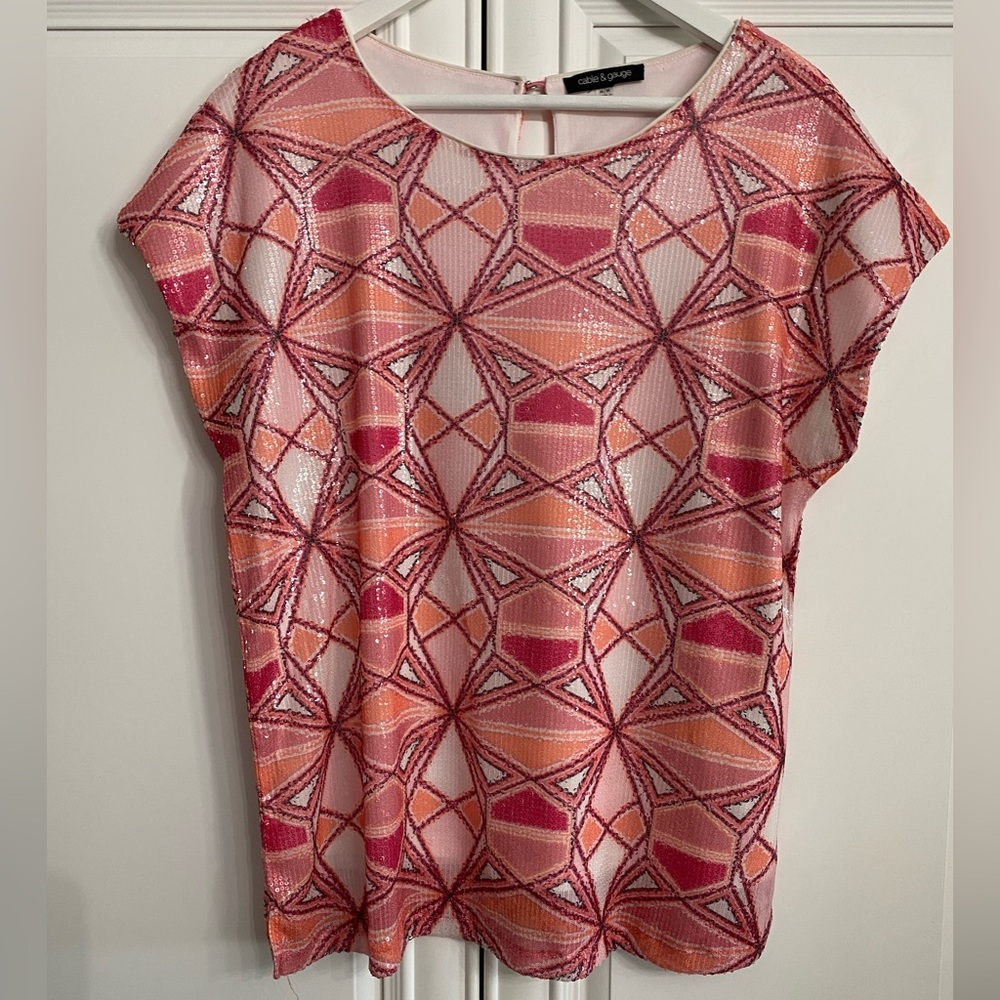 Cable & Gauge Women’s Sz Medium Cap Sleeve Pink/Peach Geometric Top with Sequins